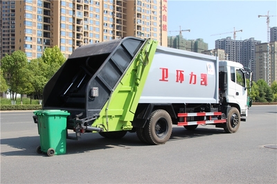 新春獻禮，環(huán)保先行 東風(fēng)多利卡國五壓縮垃圾車及系列專用車限時促銷